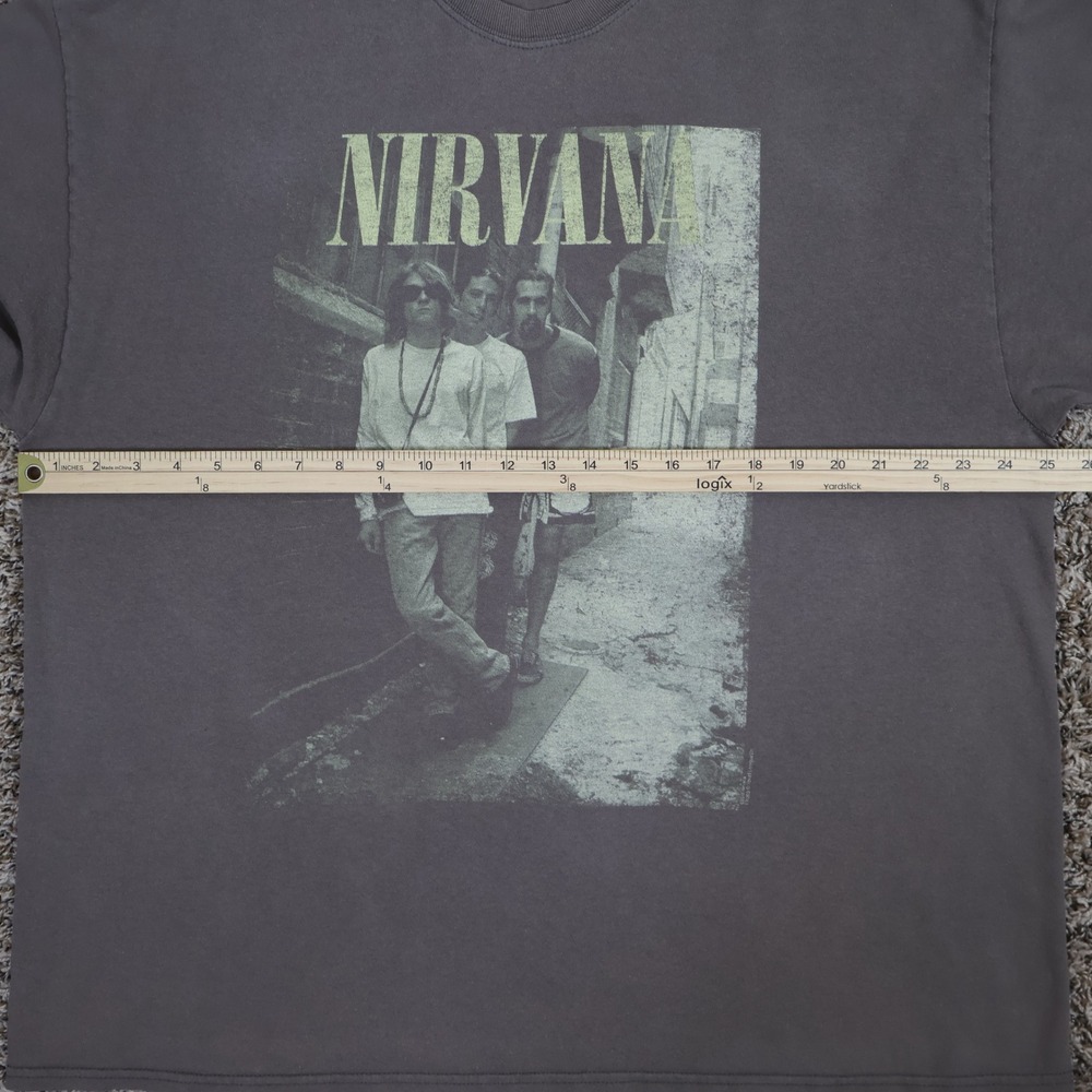 2015 Nirvana Brick Wall Alley Photo T-Shirt XL Grunge Rock Faded Charcoal Grey - Picture 9 of 11